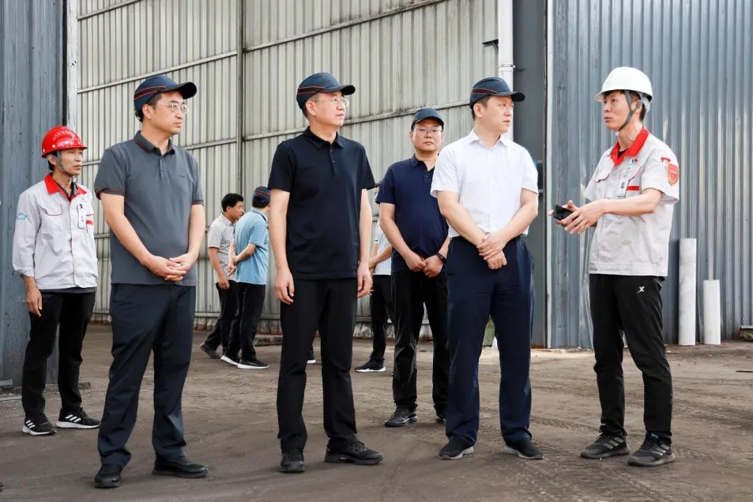 市委常委、副市長(zhǎng)、翼城縣委書記王淵到華翔（翼城）新材料科技園現(xiàn)場(chǎng)辦公